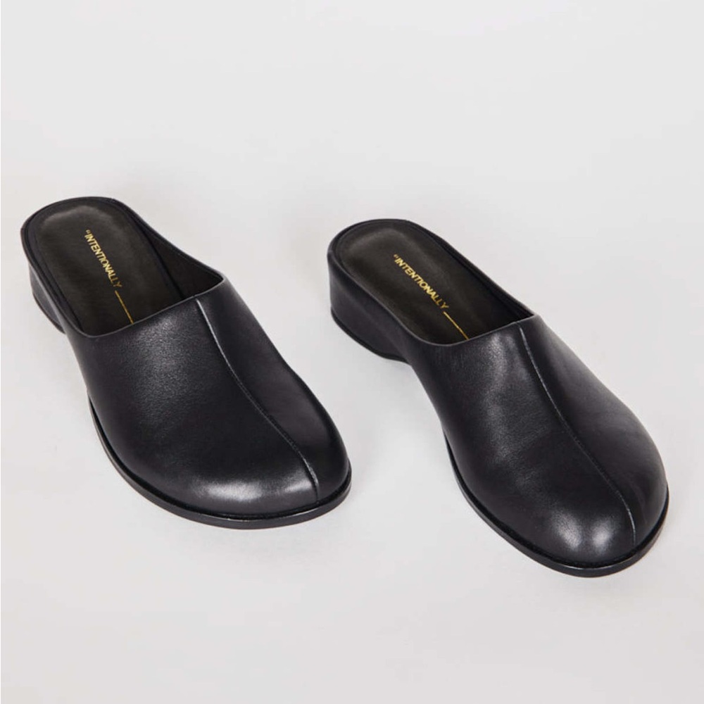 Intentionally Blank Black Leather Mules W10